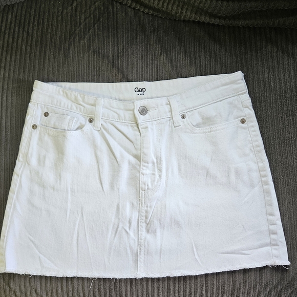 GAP White Denim Mini Skirt Women’s Size 4 | Casual Summer Jean Skirt| Minimalist - Picture 2 of 12